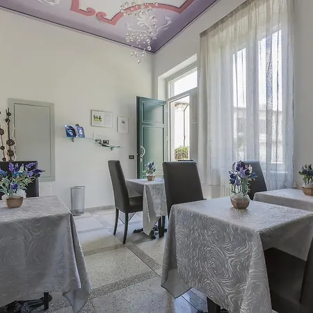 Oda ve Kahvaltı Relais Paradise Pisa